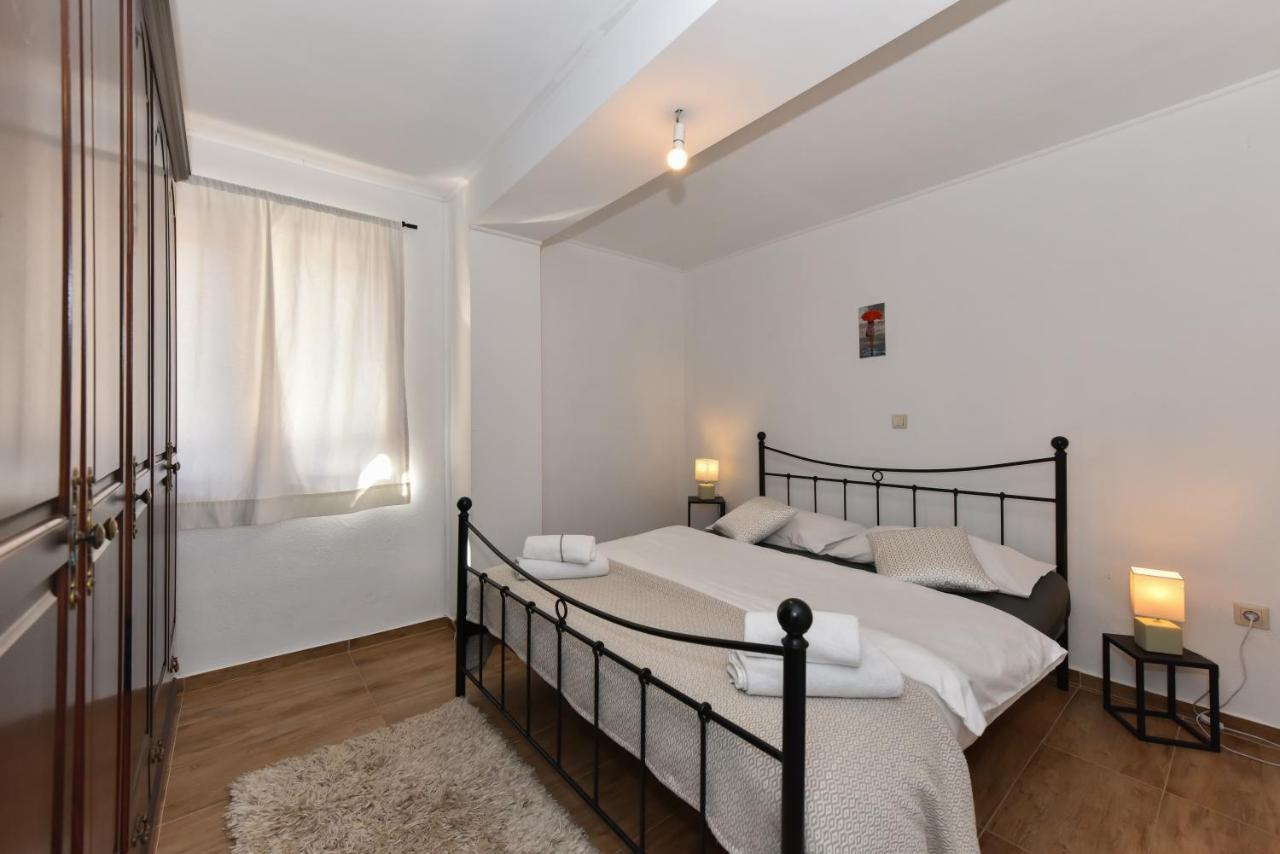 Apartment Loro With Jacuzzi Posedarje Exterior photo