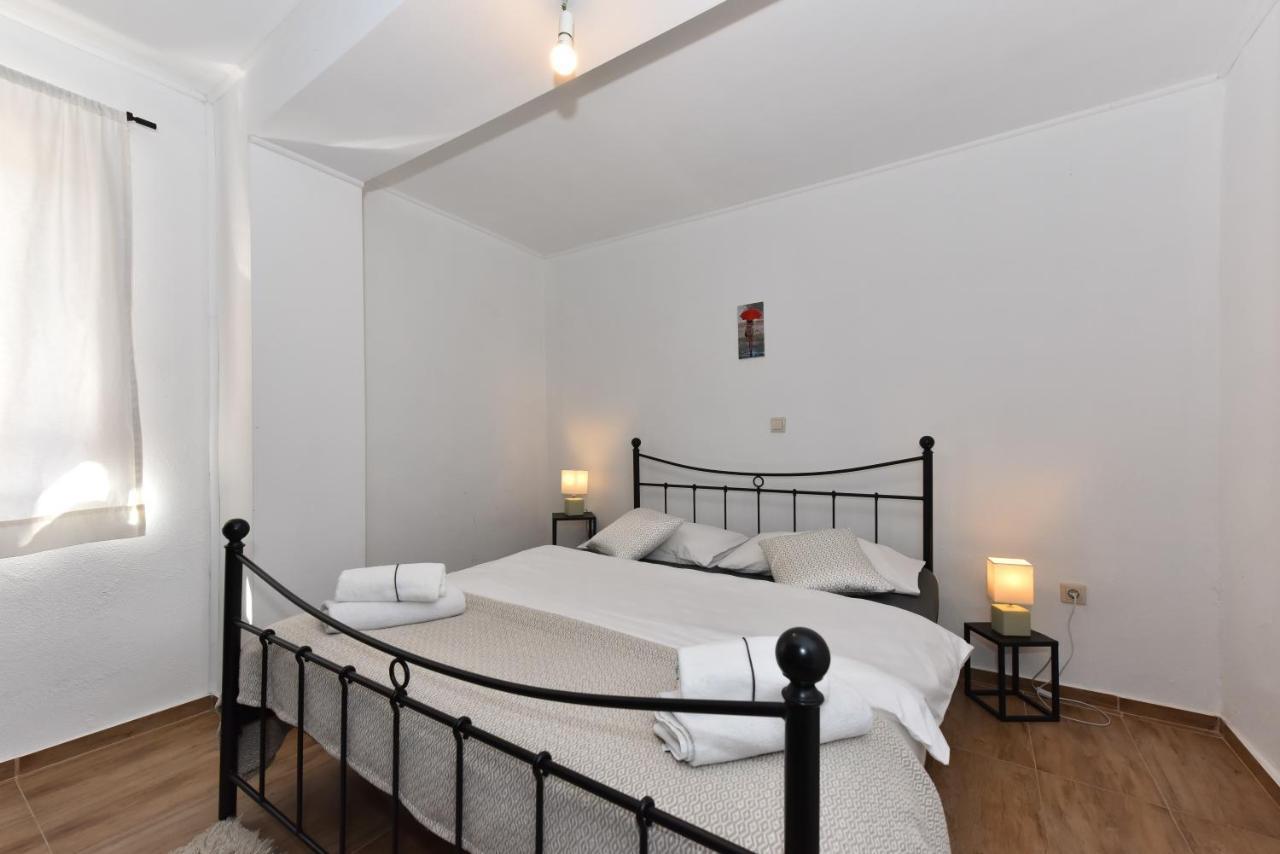 Apartment Loro With Jacuzzi Posedarje Exterior photo