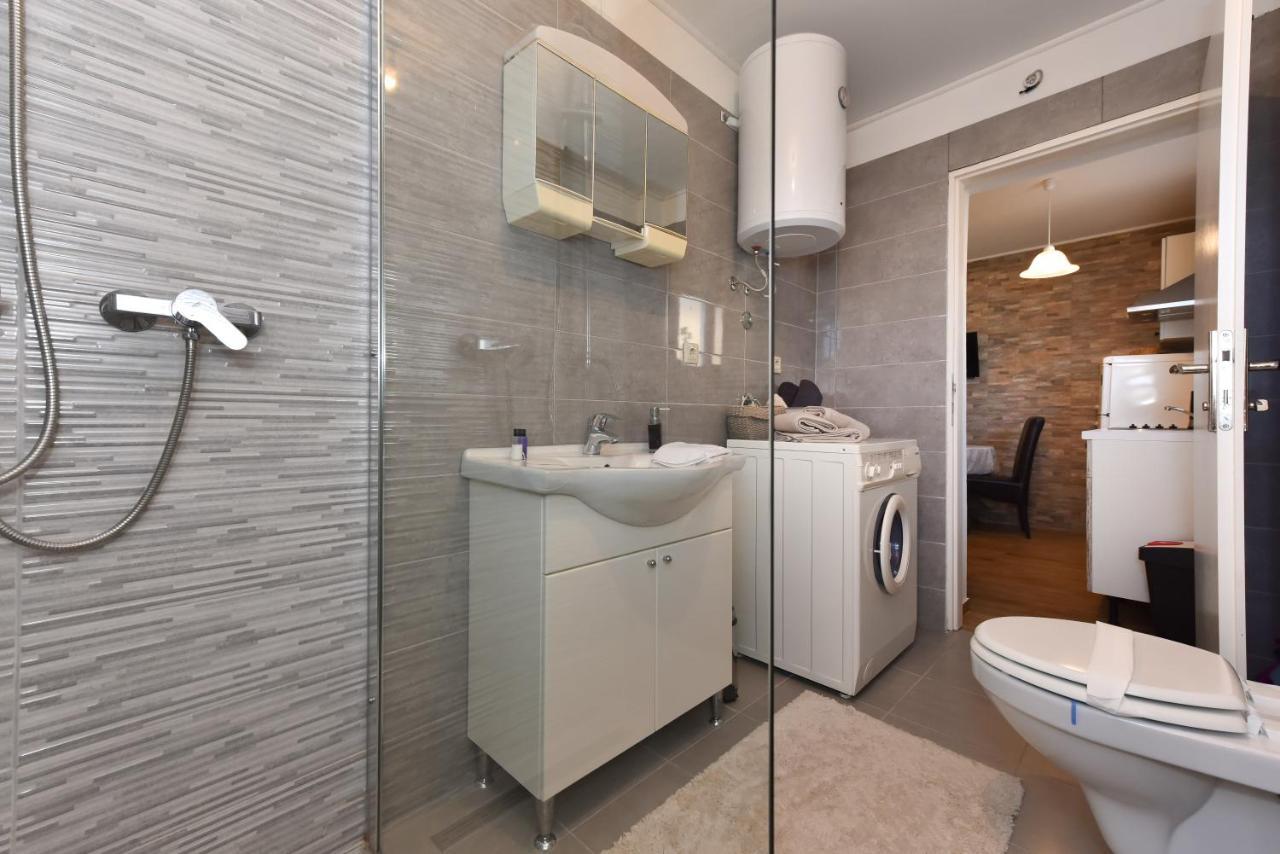 Apartment Loro With Jacuzzi Posedarje Exterior photo